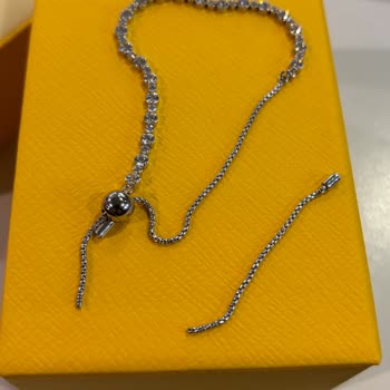 Swarovski Bileklik 1 Aylık Kullanımda Koptu, Değişim Talebi Reddedildi