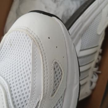 Adidas Spor Ayakkabısında Kısa Sürede Dikiş Atması Ve Mağaza Reddi