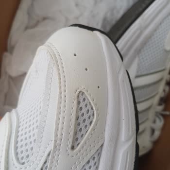 Adidas Spor Ayakkabısında Kısa Sürede Dikiş Atması Ve Mağaza Reddi
