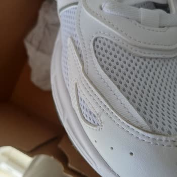 Adidas Spor Ayakkabısında Kısa Sürede Dikiş Atması Ve Mağaza Reddi