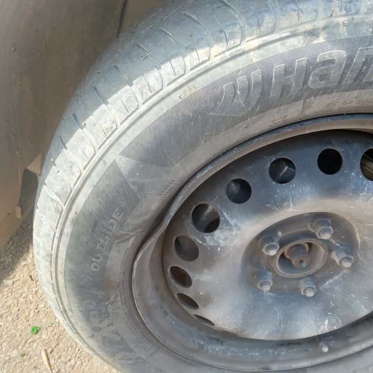 Bursa Büyükşehir Belediyesi Nilüfer Ürünlü Yolu Bozuk Ve Derin Çukurlarla Tehlikeli