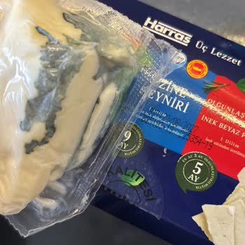 File Market Çekmeköy Şubesinde Açılmadan Küflenen Ezine Peyniri