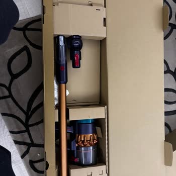 Dyson Servis Sonrası Süpürge Kargo Aşamasında Hasarlı Ve Kirli Şekilde Teslim Edildi