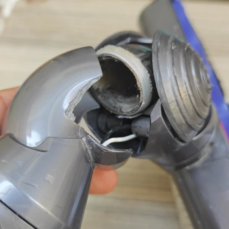 Dyson V11 Süpürge Başlık Parçasının Garanti Dışı Kırılması Ve Ücretsiz Onarım Reddi