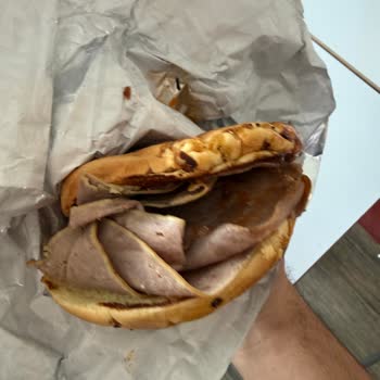 Arby's'den Yanlış Boyutlu Ürün Ve Yetersiz Canlı Yardım