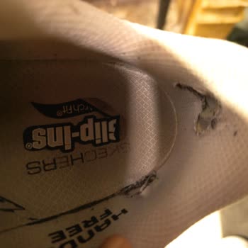 Skechers Erkek Spor Ayakkabısının 3,5 Ayda İç Astarının Yırtılması Ve Garanti Değişim Talebi