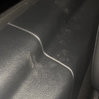 Mercedes-Benz Vito Yetkili Serviste Temizlenmemiş Ve İletişim Sorunlarıyla Teslim Edildi