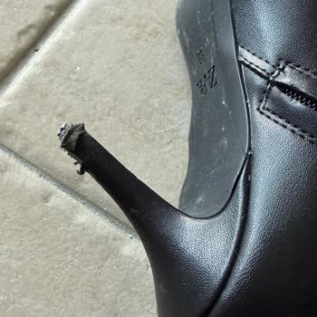 Zara'dan Alınan Stiletto Topuklu Botta İlk Kullanımda Deformasyon Ve İade Engeli