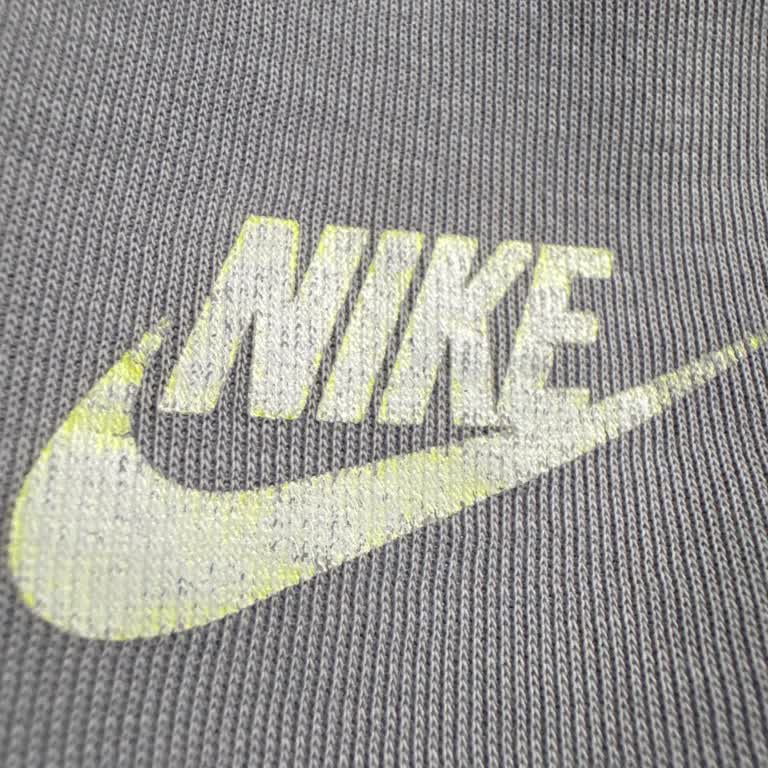 Nike Tech Fleece Ürünlerinde Kısa Sürede Logo Solması Ve Deformasyon Şikayeti