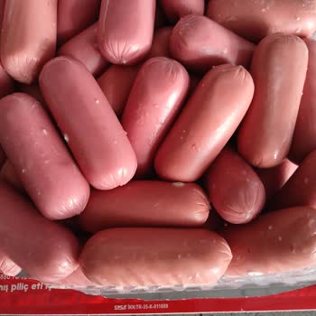 Lezita Kokteyl Piliç Sosis Ürünün Küflenmesi Ve Gıda Güvenliği Sorunu