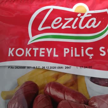Lezita Kokteyl Piliç Sosis Ürünün Küflenmesi Ve Gıda Güvenliği Sorunu