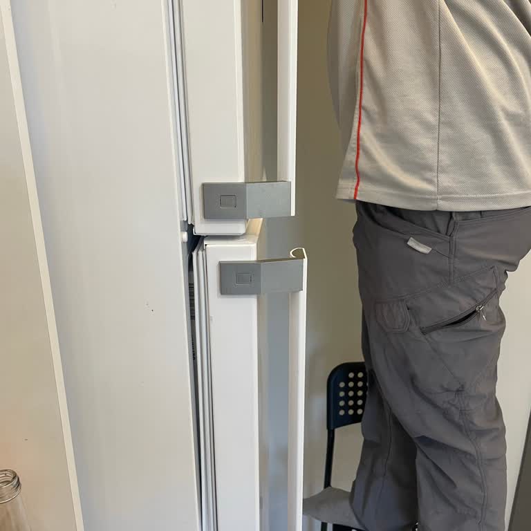 Kapı Kapanmayan Vestel Buzdolabı İçin Tekrarlayan Servis Sorunu Ve Değişim Talebi