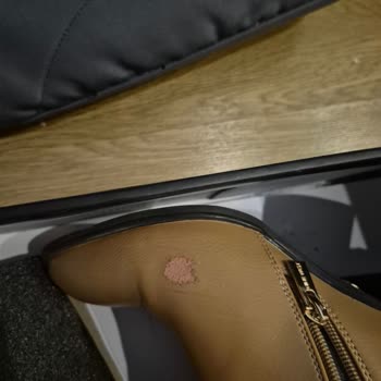 Nine West Ayakkabılarında Üretim Hatası: Kısa Sürede Yan Soyulması Ve Değişim Talebi
