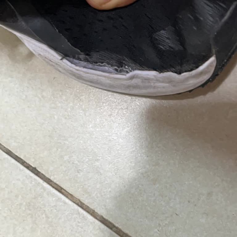 FLO Mağazasında Satın Alınan Nike Ayakkabının 4 Ayda Yan Açılması Ve Değişim Talebi