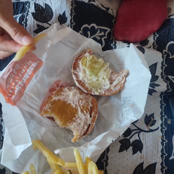Trendyol GO Üzerinden Burger King Siparişinde Bayat Patates Ve Bozuk Marul
