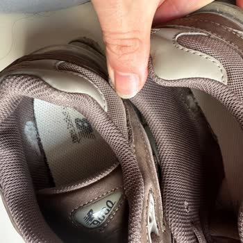 New Balance Ayakkabısının Kısa Sürede Deforme Olması Ve Değişim Talebinin Reddedilmesi