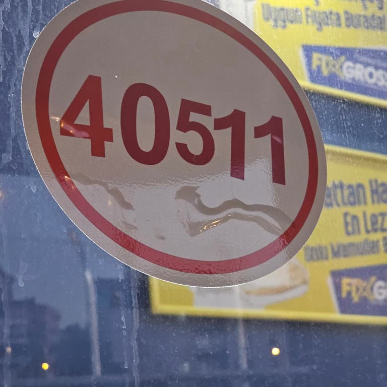 Durakta Durmayan 487 Numaralı Otobüs Yolcuları 20 Dakika Bekletti
