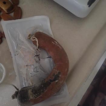 Polonez Sucukta Siyah Lekeler Ve Yapışkanlık İade Talebi