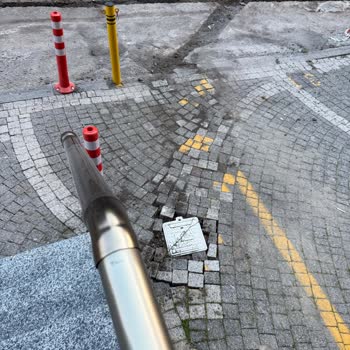 Turkcell Superonline’ın Otoparkta Oluşturduğu Parke Hasarı Ve Çevre Düzeninin Onarılması Talebi
