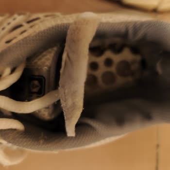 Ayakkabı İç Astarının Hızlı Yırtılması Ve Mağaza Değişim Reddine Karşı Şikayet