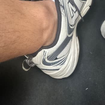 SuperStep Üzerinden Alınan New Balance 530 Spor Ayakkabısında Boya Soyulması Ve İnceleme Reddi