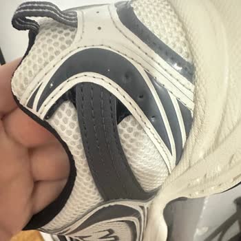 SuperStep Üzerinden Alınan New Balance 530 Spor Ayakkabısında Boya Soyulması Ve İnceleme Reddi