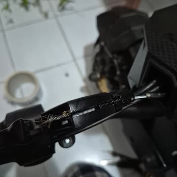 Onvo MX 01 Scooter Ön Fren Kolunun Takılı Kalmaması Güvenlik Riski