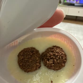 Kinder Çocuk Tatlısının İçeriği Bozulmuş Ve Kalite Kontrol Eksikliği