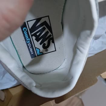 Vans Ayakkabısında Oluşan Derin Topuk Yarası Ve Değişim Talebi