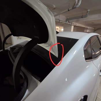 Citroen Bagaj Kapağındaki Üretim Hatası İçin Ücretsiz Değişim Talebi