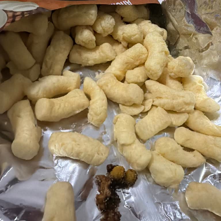 Çerezza Muhabbet Paketi İçinde Siyah Yabancı Parça: Gıda Güvenliği Endişesi