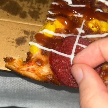 Trendyol Yemek Mrs. Pizzeria'da Pizza Üzerinde Saç Teli: Hijyen İhlali Ve Cevapsız Destek