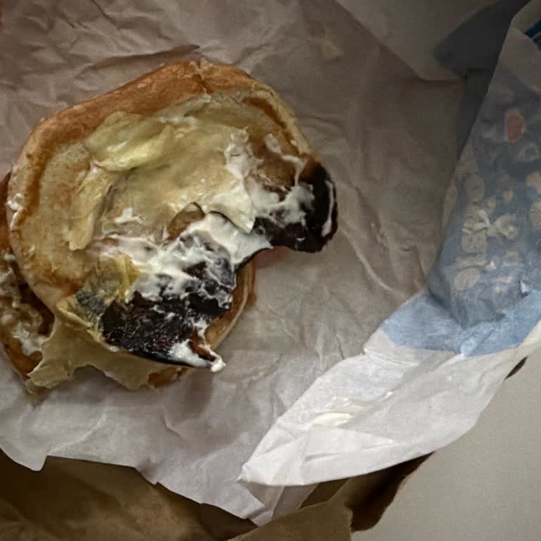 Yanmış Burger King Sandviçi Ve Eksik Soslar Şikayeti