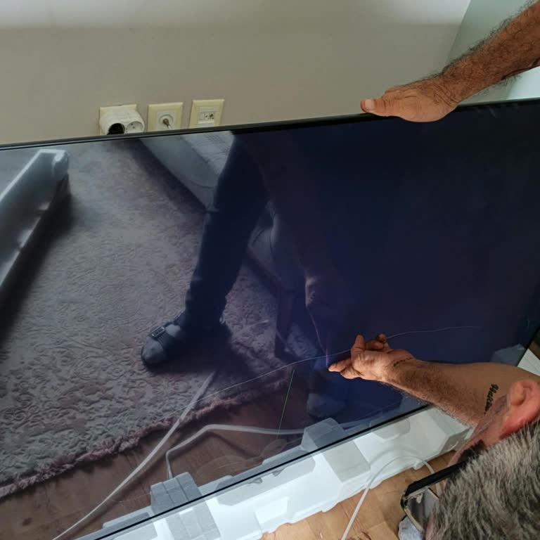 LG Televizyonun Kutudan Kırık Çıkması Ve 10 Günlük Geri Dönüş Yokluğu