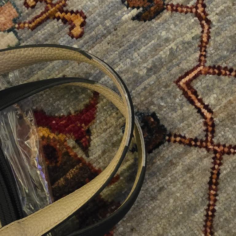 Lacoste Çantada Beklenmeyen Kulp Hasarı