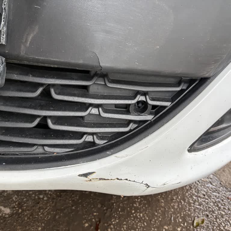 Opel Astra'da Tampon Onarımının 20 Gün Sürmesi Ve Parça Sevkiyatındaki Belirsizlik