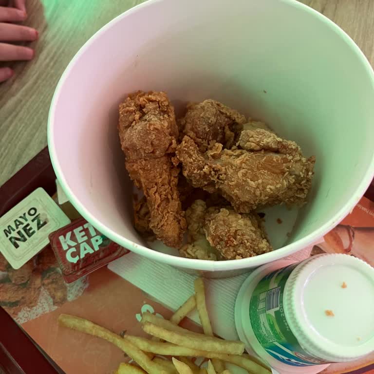 Popeyes Van AVM Şubesinde Eksik Ve Yanlış Kova Menüsü, Çalışan Tutumu Mağduriyet Yaratıyor