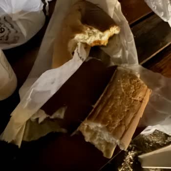 Köfteci Yusuf İznik Şubesinde Bayat, Soğuk Ve Eksik Malzemeli Tost Şikayeti