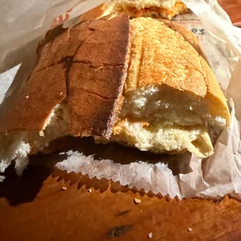 Köfteci Yusuf İznik Şubesinde Bayat, Soğuk Ve Eksik Malzemeli Tost Şikayeti