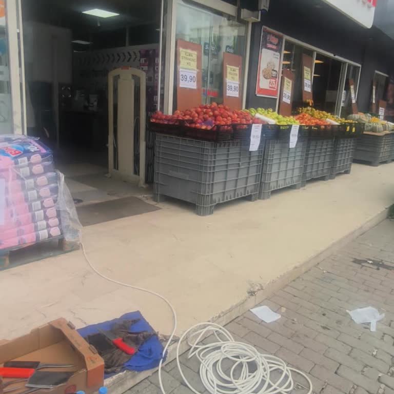 Kim Market Şubesinde Bıçak Bileme Hizmetinin Ücretinin Ödenmemesi