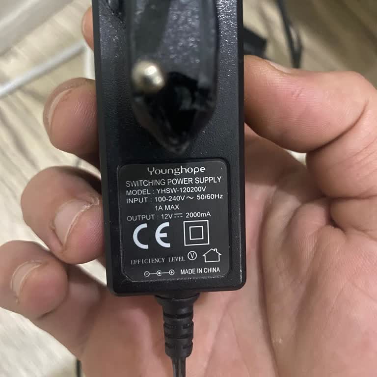 Kırılan Adaptör Yangın Riski Oluşturuyor Ve Ücretsiz Değişim İsteniyor