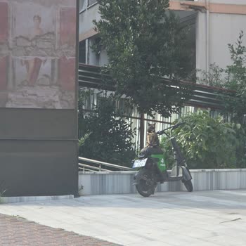 Özel Otoparkta Martı Scooterların İzinsiz Bırakılması Mağduriyet Yaratıyor