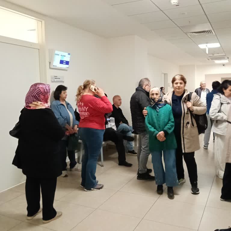Şehir Hastanesi Nöroloji Polikliniği Ve Kan Alma Bölümünde Yetersiz Oturma Alanı