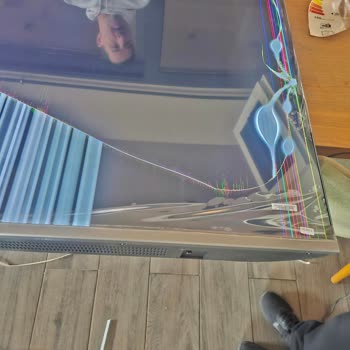Kırık Ekranlı Televizyonun Kargo Teslimi Ve Değişim Sürecindeki Aksaklık