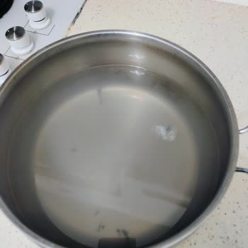 Electrolux Kurutma Makinesinde Su Doldurmama Ve Altından Su Kaçması