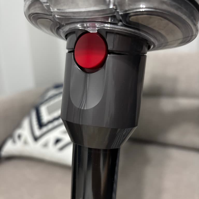 Dyson V12 Süpürgede Sürekli Parça Arızaları Ve Boru Sorunu: Ücretsiz Değişim Talebi