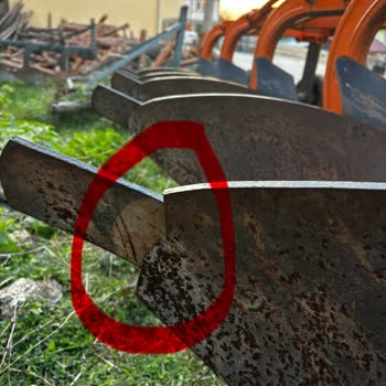 Karakaşlar Otomotiv Pullukta Kırık Parçalar Ve Çözüm Eksikliği