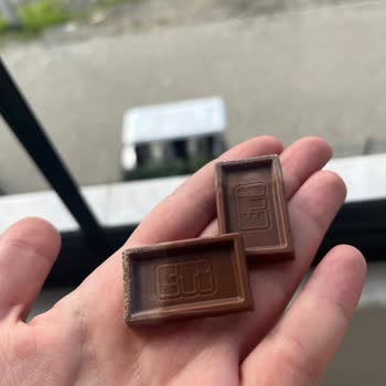 Eti Mini Tablet Çikolatalarında Beyaz Küf Ve Bozuk Tat Şikayeti