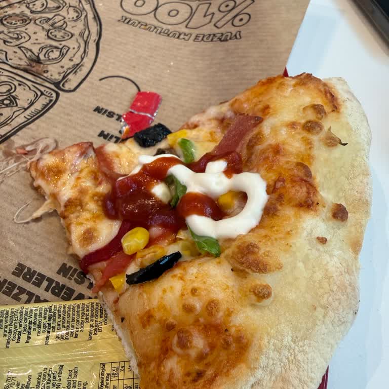 Terra Pizza’da Kalitesiz Pizza Ve Saygısız Personel Yaklaşımı