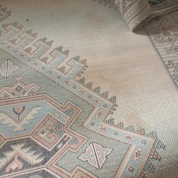 İlkin Halı Yıkama’da Halı Temizlenmedi, Yeni Lekelerle Geri Döndü